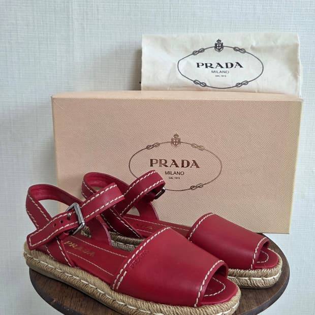 프라다 레드 가죽 에스파드 샌들 EU 37.5