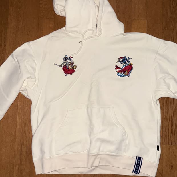 로맨틱크라운 자수 후드