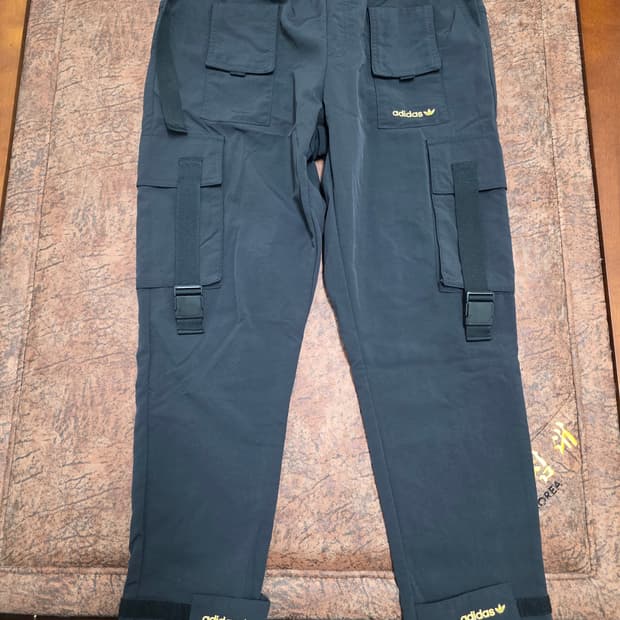 아디다스 테크 팬츠 L