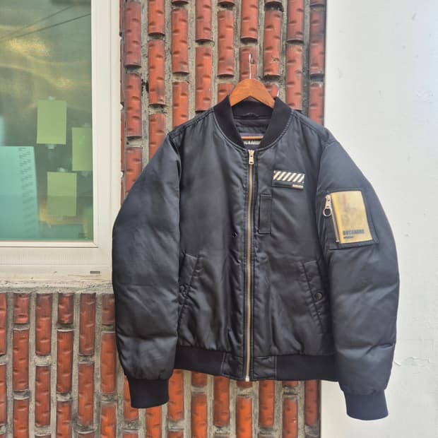 버커루 남녀공용 블랙 MA-1 항공 점퍼 105