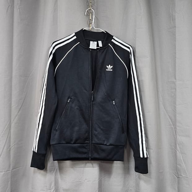 아디다스 트랙탑 