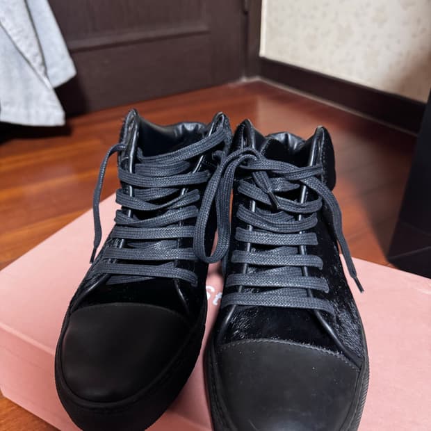 아크네스튜디오 송치 스니커즈