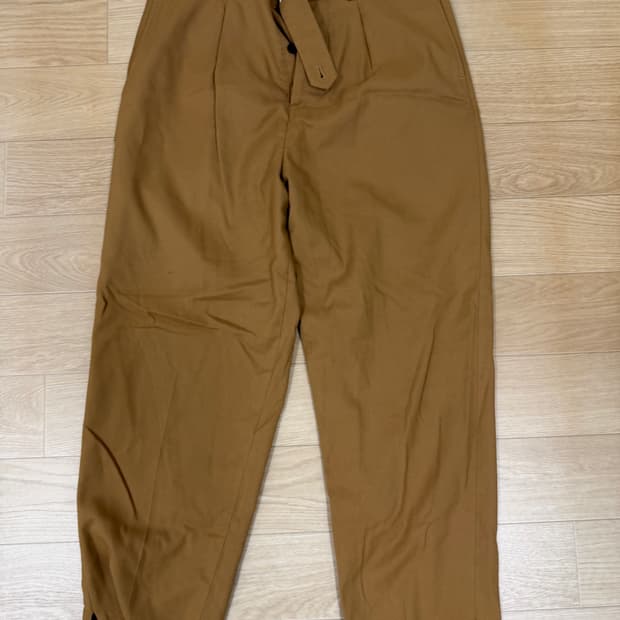 이얼즈어고 투턱와이드 테이퍼드팬츠 카멜