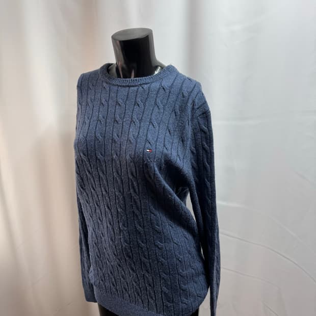 타미힐피거 라운드넥 꽈배기 니트