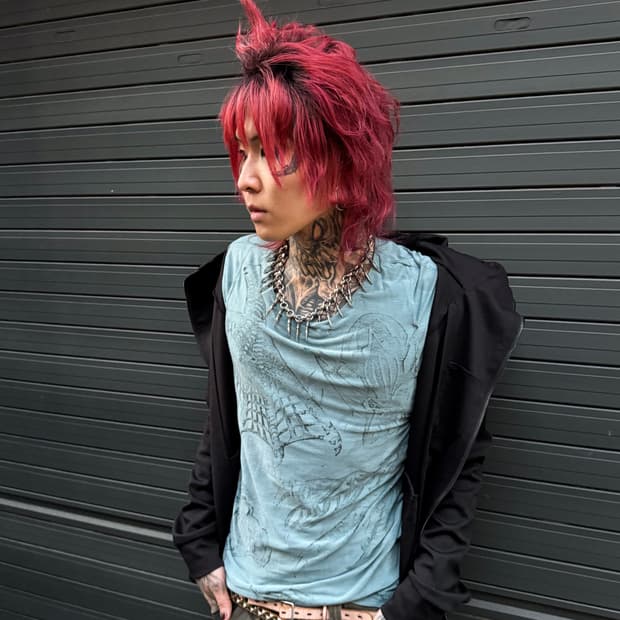 KOHSHIN SATOH Graphic slit detail T-shir