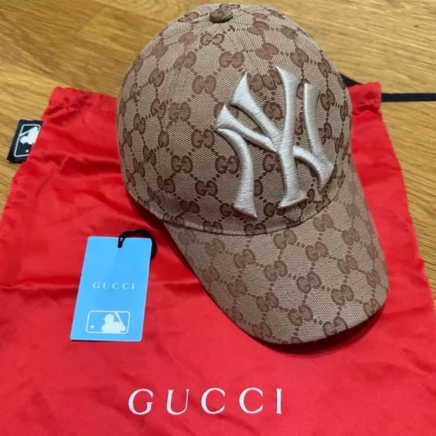 구찌/뉴욕양키스빅자수로고캡/os