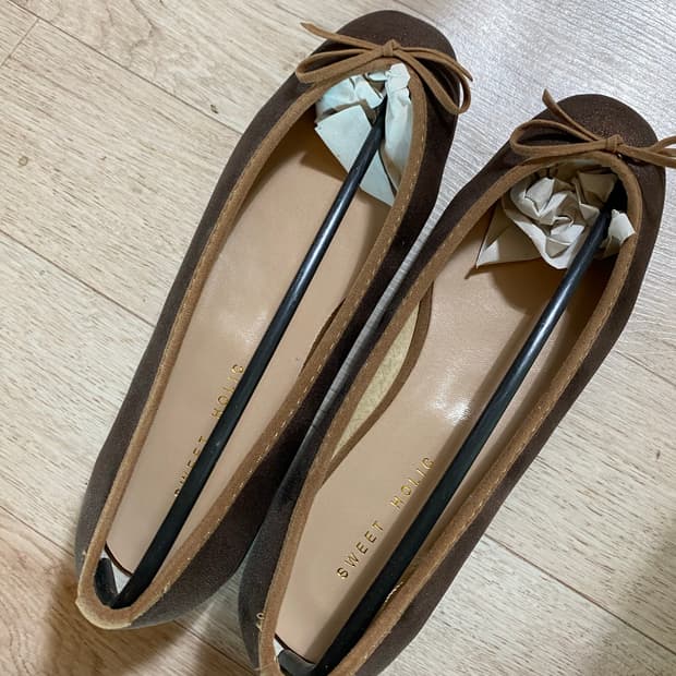 새상품 브라운 펄 플랫슈즈