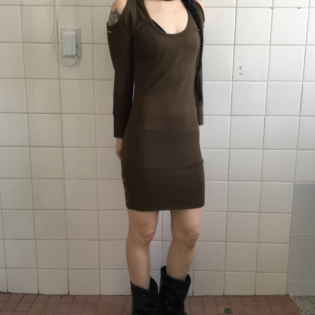 Cut off point high neck onepiece