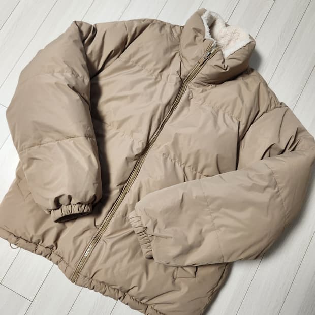 폴햄 리버시블 보아 숏 패딩 양면 플리스점퍼 사이즈105(xl)

패딩점