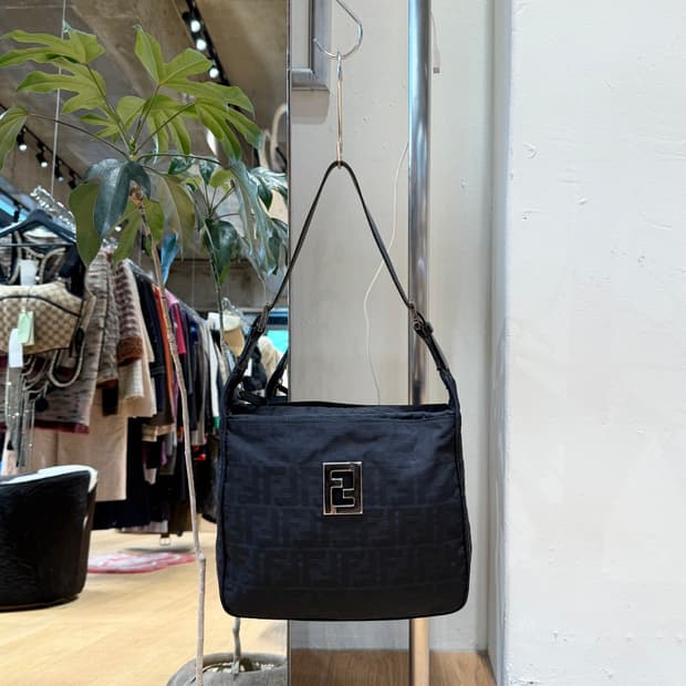 펜디 블랙 주카 숄더백 