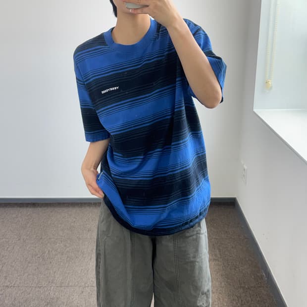 Yeseyesee 예스아이씨 블루 블랙 스트라이프 반팔 