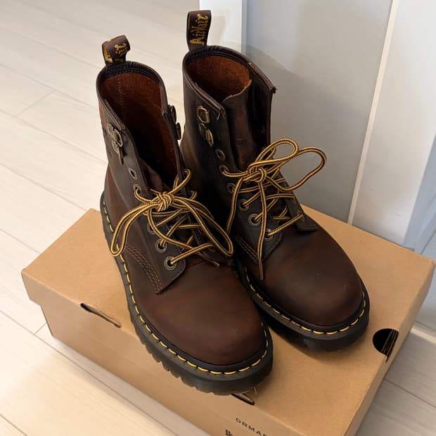 닥터마틴 디스이즈네버댓 1460 TINT - 240