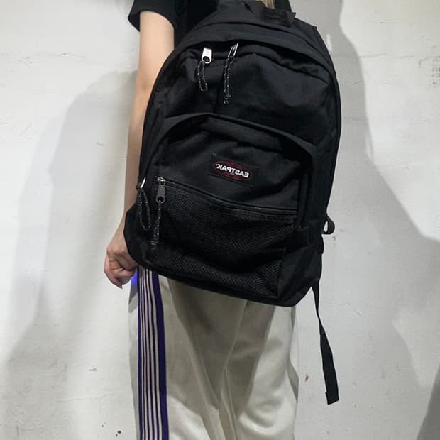 이스트팩 블랙 백팩 가방