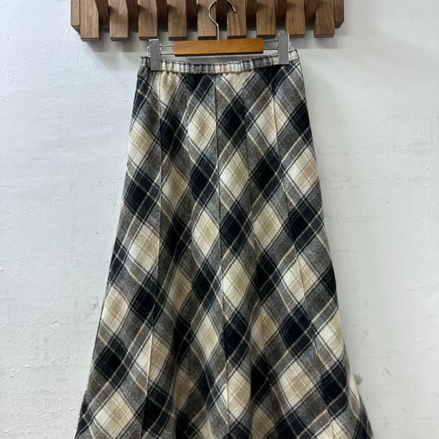 일본빈티지 울 혼방 체크 플레어 스커트
