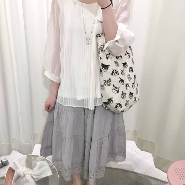 pleats ribbon blouse