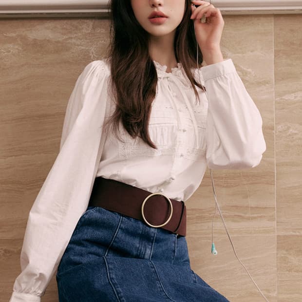 로라로라 장원영 블라우스