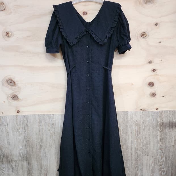 537) 레이스 카라 펀칭 롱 원피스