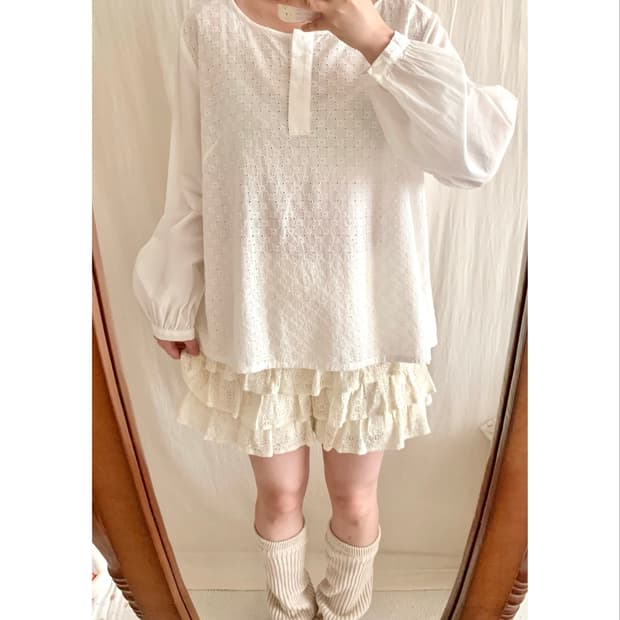 모리 레이스 펀칭 블라우스