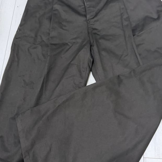 쿠어 클래식 원 턱 치노 팬츠 V2 다크브라운 L