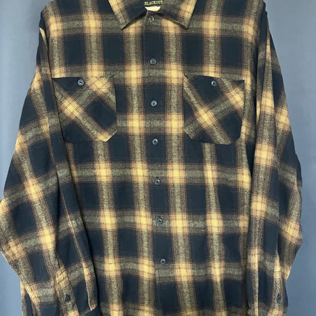 [L] 블랙아웃 셔츠