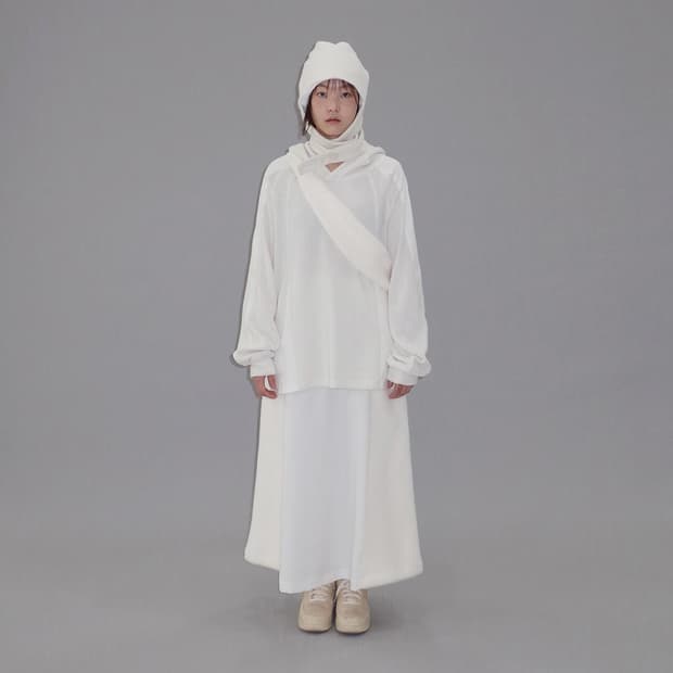 [1] 지초이 AW23 후드 아이보리