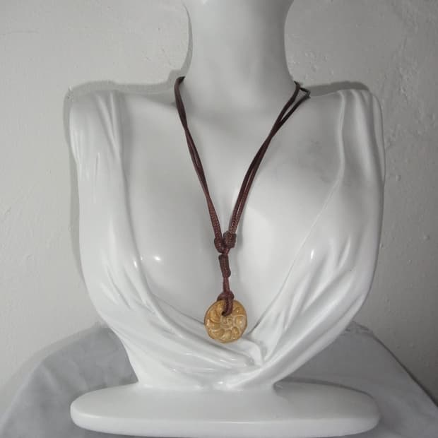 yujagi button necklace