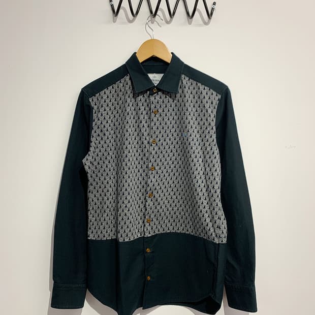 비비안웨스트우드 패턴 스몰 로고 긴팔셔츠 남자