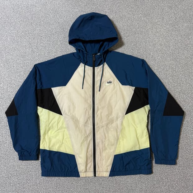 [정가 13만원] 나이키 헤리티지 윈드러너 바람막이 L