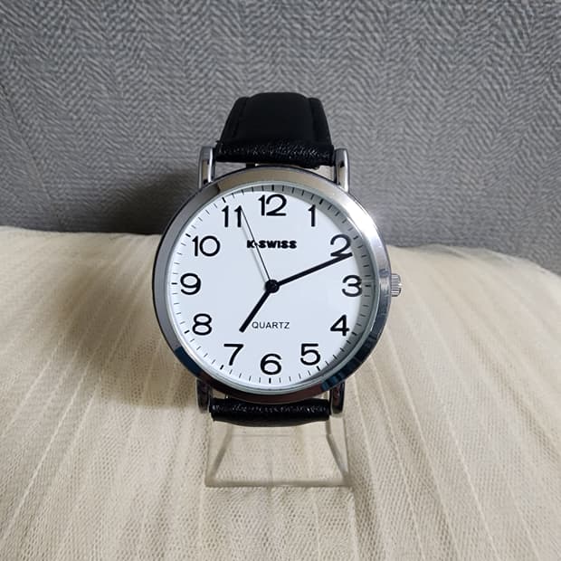 케이스위스 아날로그 쿼츠 손목시계