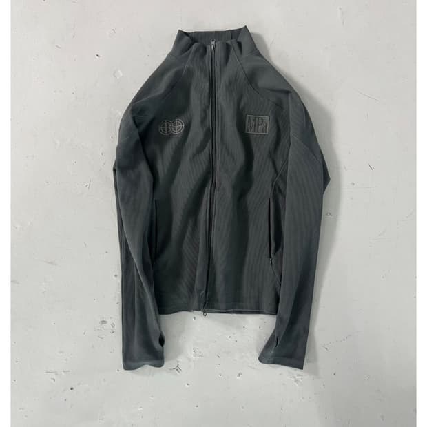 플라스틱MPa RIBBED ZIP JACKET (CHARCOAL)