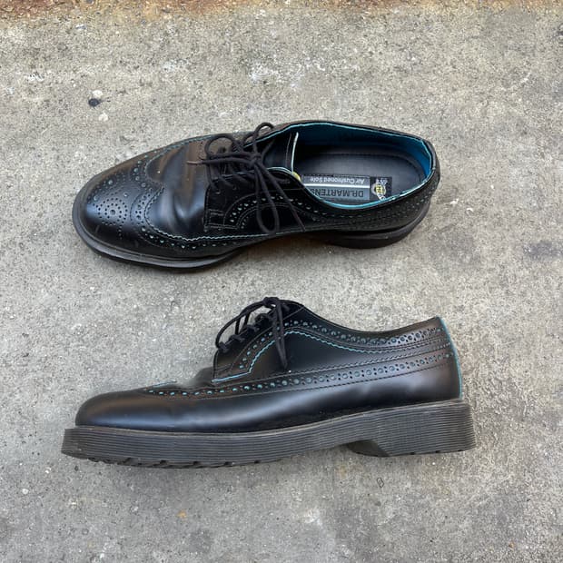 Dr. Martens 닥터마틴 윙팁 (270)
