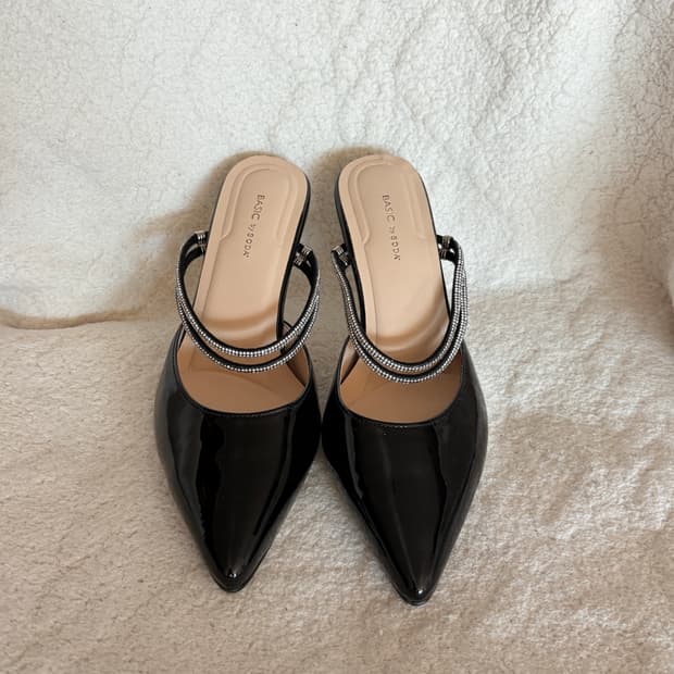 Soda 소다 블랙 라인스톤 뮬힐 235