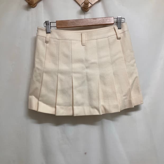 세실맥비 아이보리 플리츠 미니 스커트