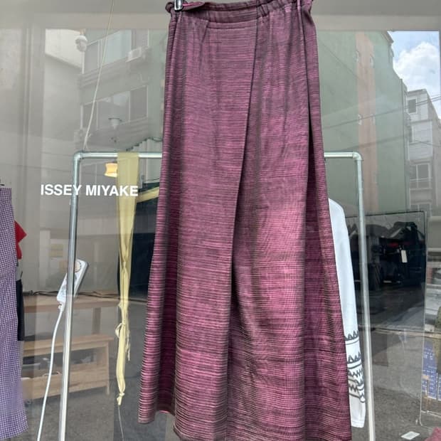 PeRMANeNTe Issey Miyake skirt