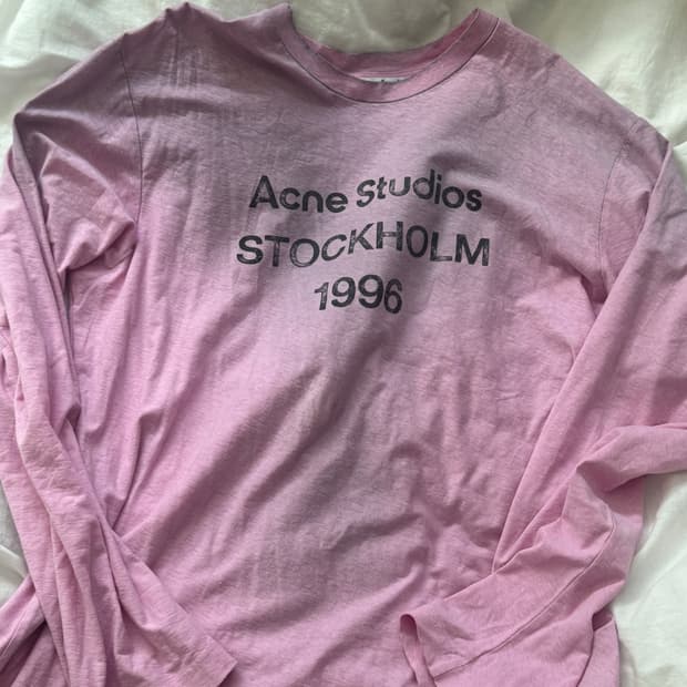 아크네스튜디오 스톡홀름 로고 프린트 핑크 티셔츠