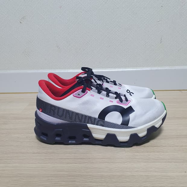 온러닝 클라우드 몬스터 하이퍼 러닝화 250