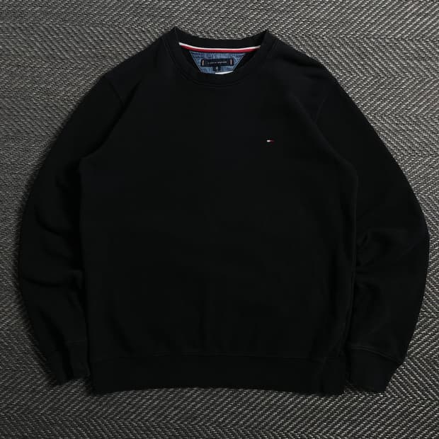 타미힐피거 스몰 자수로고 블랙 맨투맨o 4235