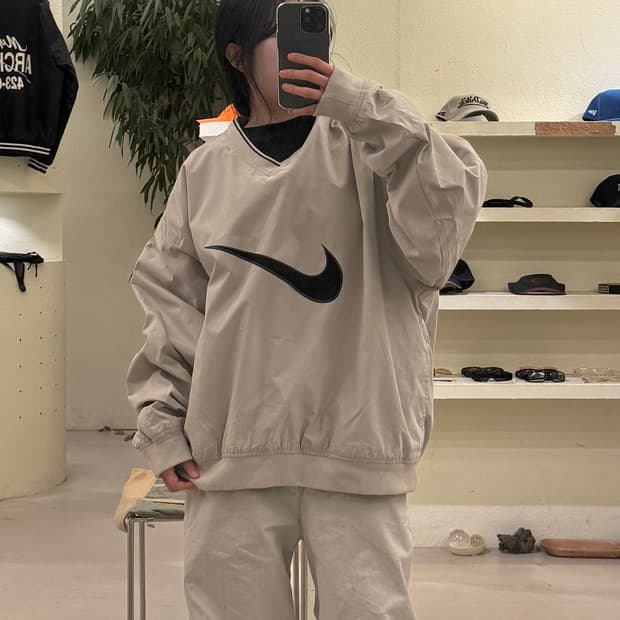 나이키 올드스쿨 빅로고 베이지 웜업 U277