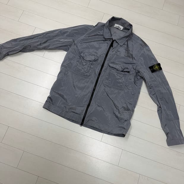 백화점판)  스톤아일랜드 나일론 자켓 100 사이즈   상태 9.6/10