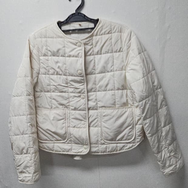 8 세컨즈 누빔 경량패딩 아이보리 S