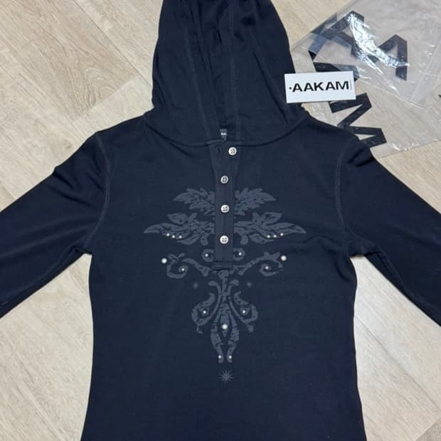 아캄 후드 롱슬리브 블랙 1사이즈