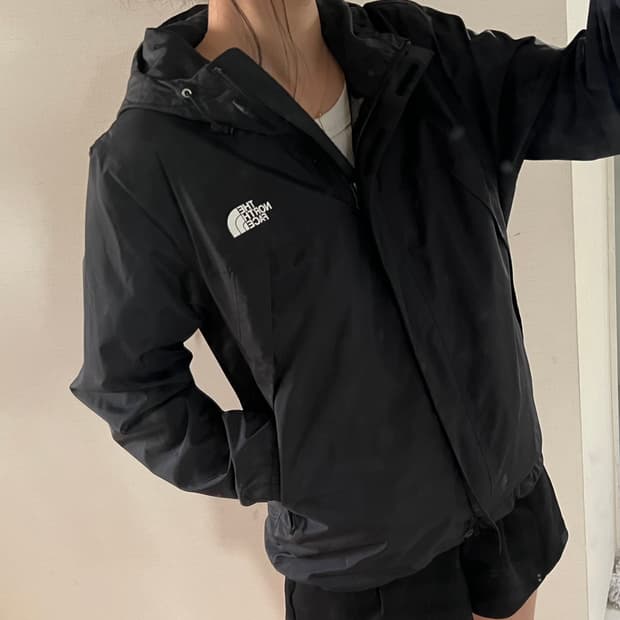 노스페이스 바람막이 우먼 M