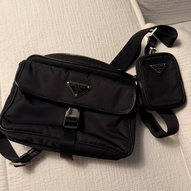 프라다 리나일론 앤 사피아노 레더 숄더백 블랙