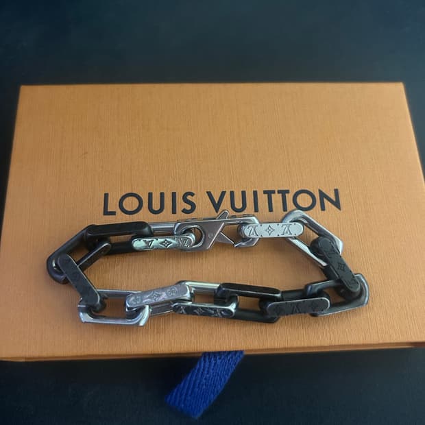 루이비통 모노그램 체인 팔찌 블랙 실버