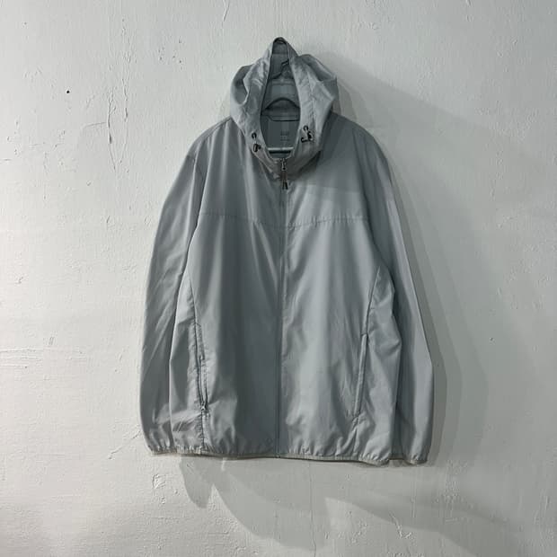 유니클로 UV프로텍트 경량바람막이 XL