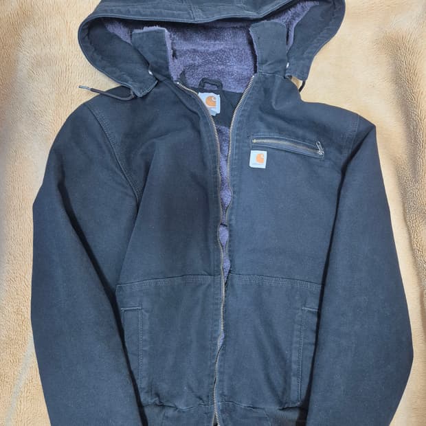 칼하트 엑티브 잠바 xl 판매합니다 
모자 탈부착 가능해요~~
1호선 부