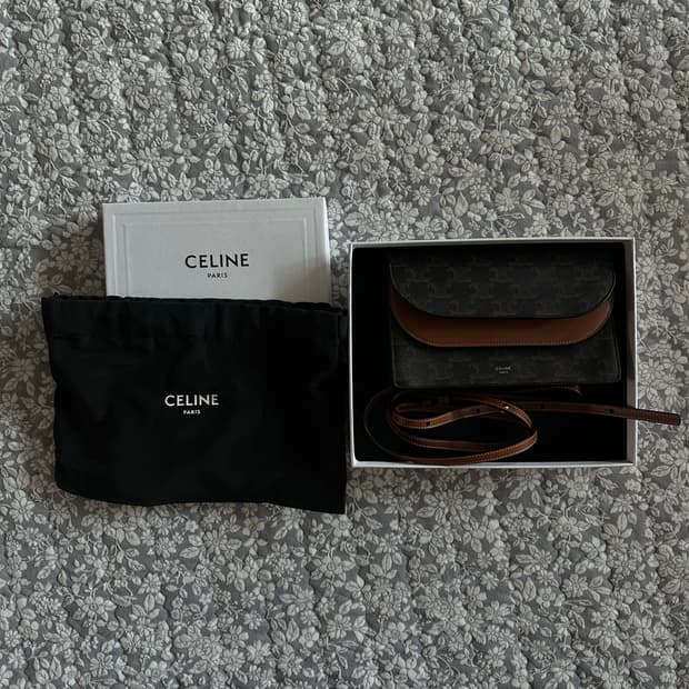 셀린느 트리오페 월렛온 스트랩 지갑 크로스백