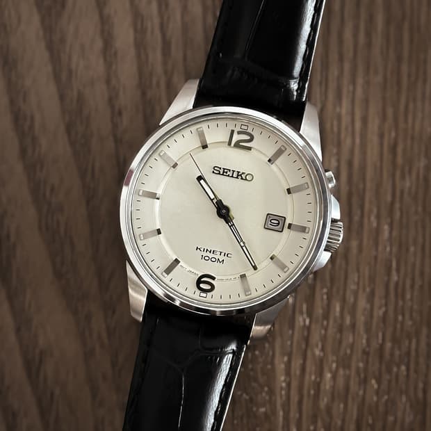 [빈티지세이코 키네틱 클래식 샴페인 골드 다이얼 시계 (5M82-0AM0