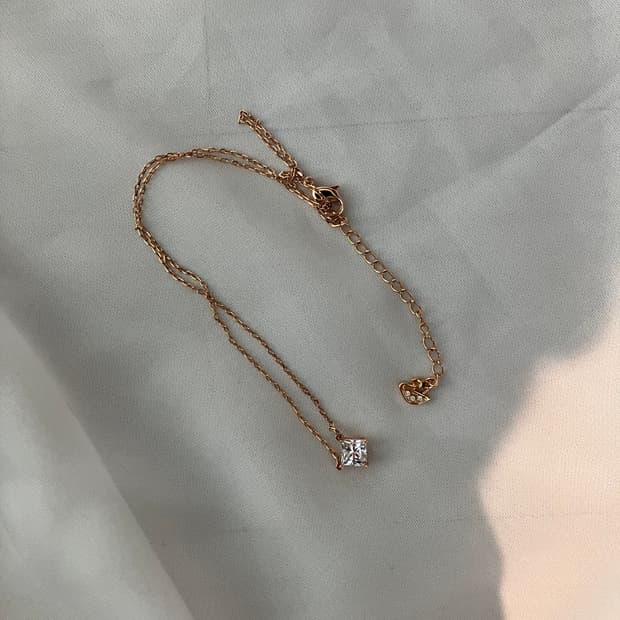 스와로브스키 ATTRACT SQUARE 로즈골드 네크리스