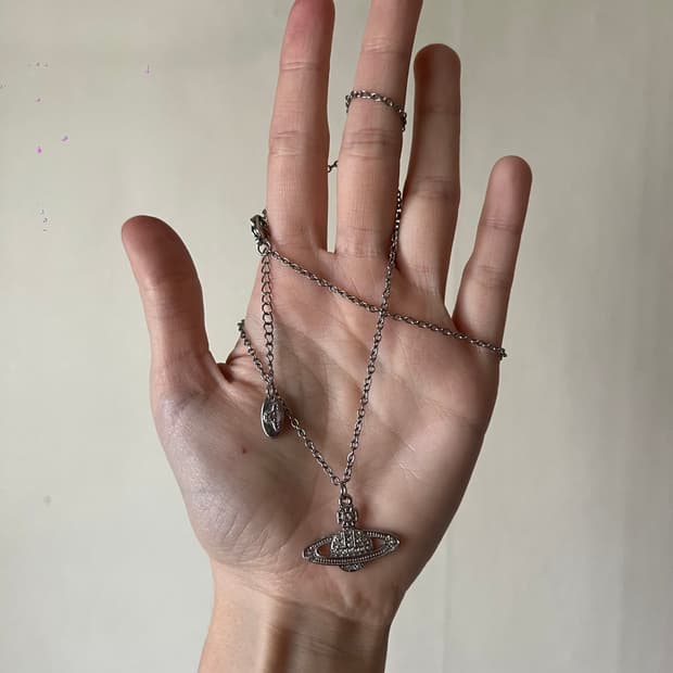 비비안웨스트우드 미니 바스 릴리프 네크리스